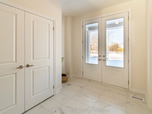 147 Dovedale Dr, Georgina, ON L4P 0S6