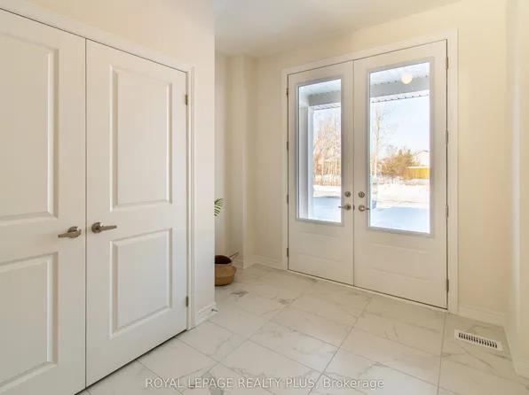 147 Dovedale Dr, Georgina, ON L4P 0S6
