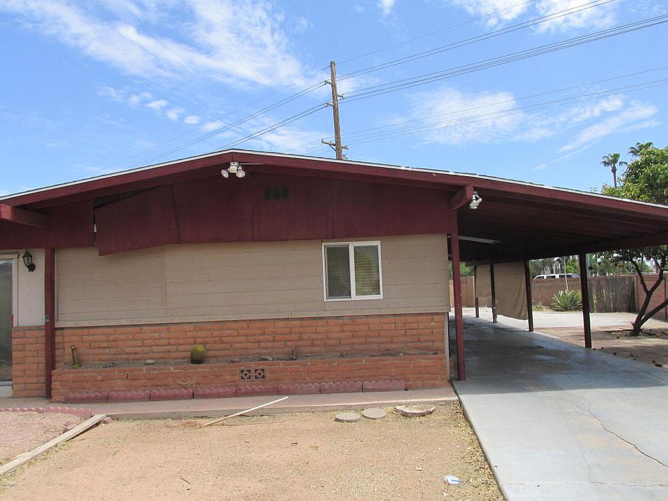 2nd image of 2755 E Belmont Ave