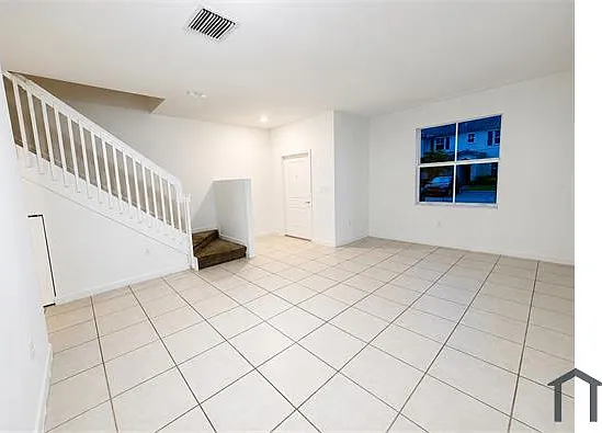3 bed, $2,500 — Photo 3