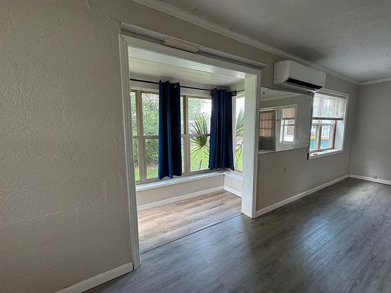 304 N Rockingham Ave — Photo 8