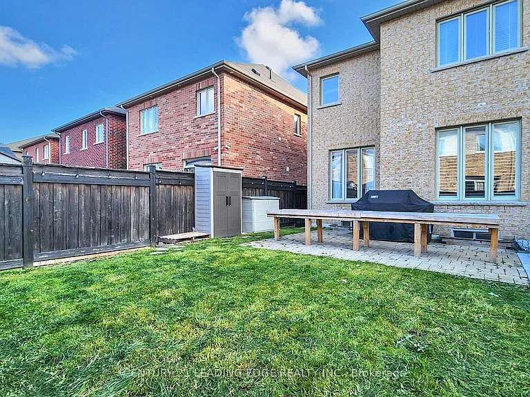 1574 Edgecroft Dr — Photo 36