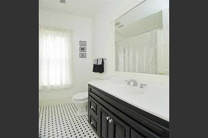 54 Chestnut St #2 — Photo 9