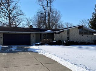 6214 Groveland Dr, Fort Wayne, IN 46835