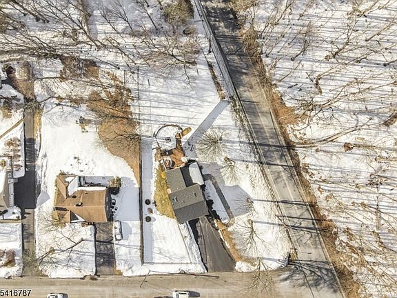 2nd image of 144 Chamberlain Rd