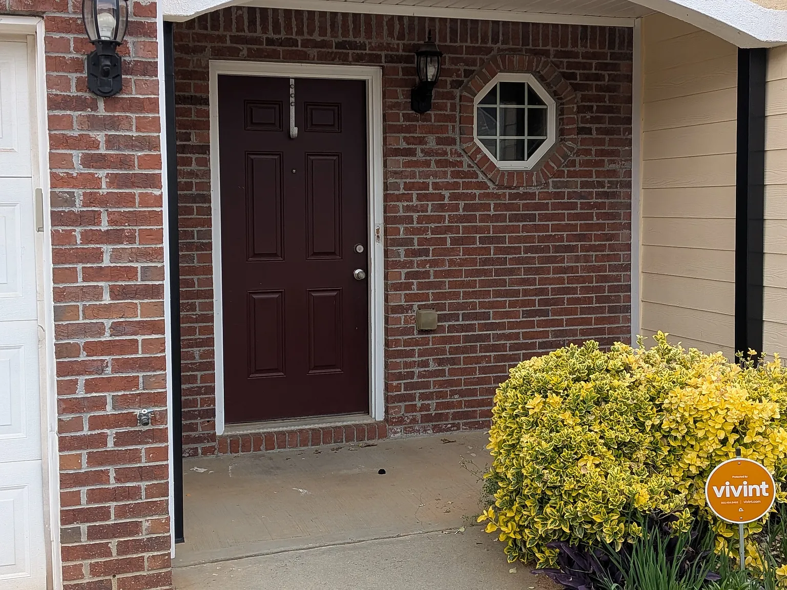 3 bed, 2.5 bath, 1850 sqft, $1,775 — Photo 3