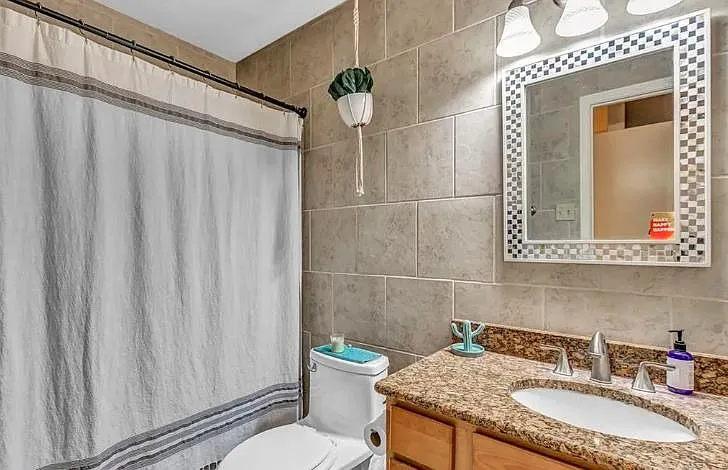 2100 Windsor Dr #22 — Photo 11