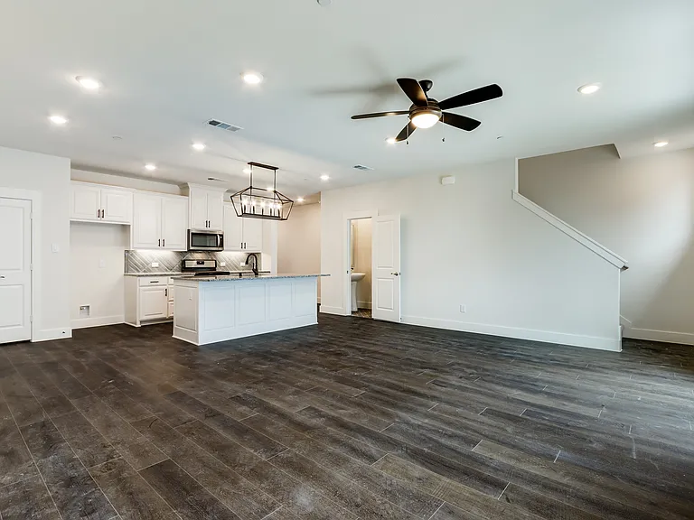 613 Emily Ln — Photo 15