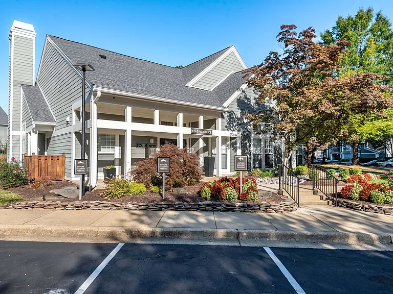 Hunters Glen — Photo 15