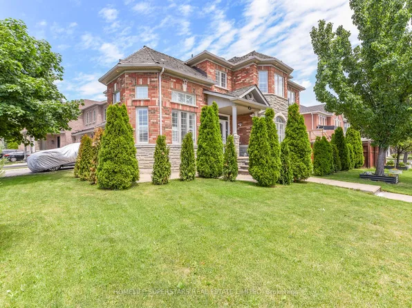36 Lucky Ln, Brampton, ON L6R 3M3