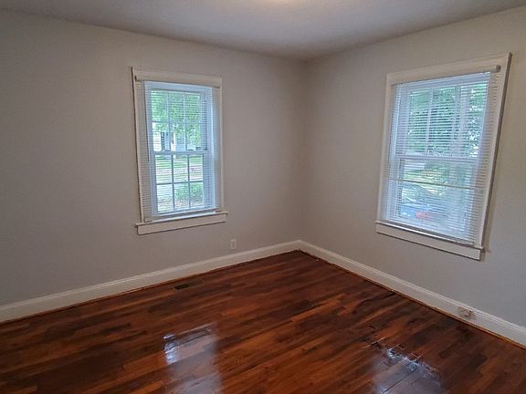 4th image of 1515 Marion St