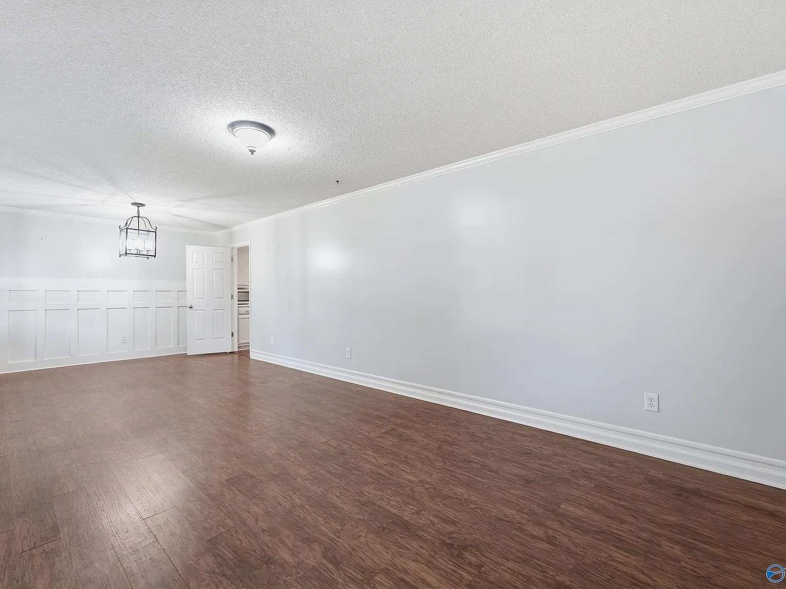 3 bed, 2.0 bath, 1700 sqft, $1,900 — Photo 3
