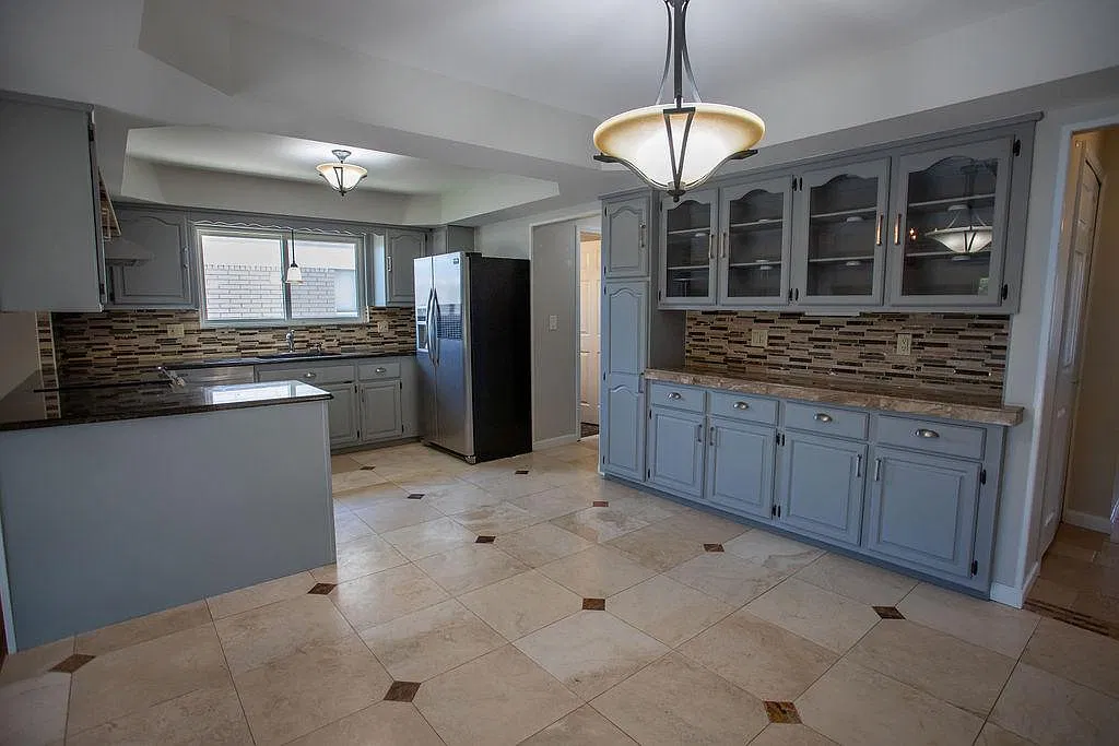3 bed, 1464 sqft, $2,400 — Photo 4