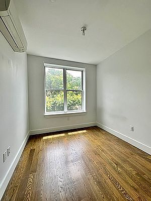 5th image of 224 Hawthorne St #3L