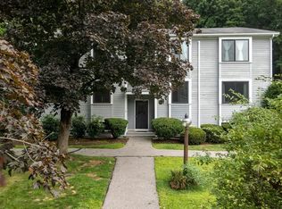 55 Staffordshire Ln #B, Concord, MA 01742