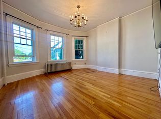 24 Middle St, Newton, MA 02458