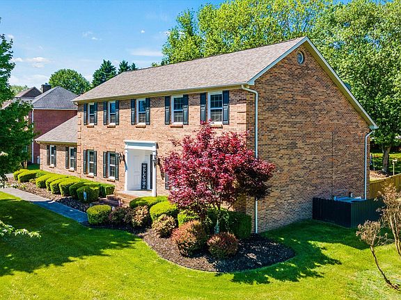 4th image of 5609 Glenlyn Dr
