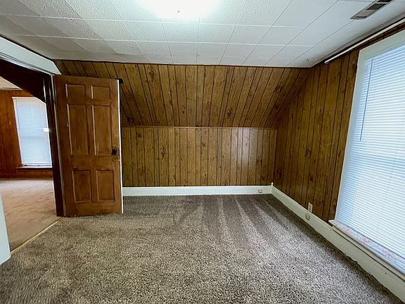 3rd image of 406 E Lawrence St