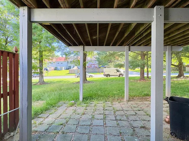 9520 Oak Trace Way — Photo 12