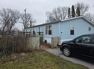 1511 Coyne Center Rd #118, Milan, IL 61264