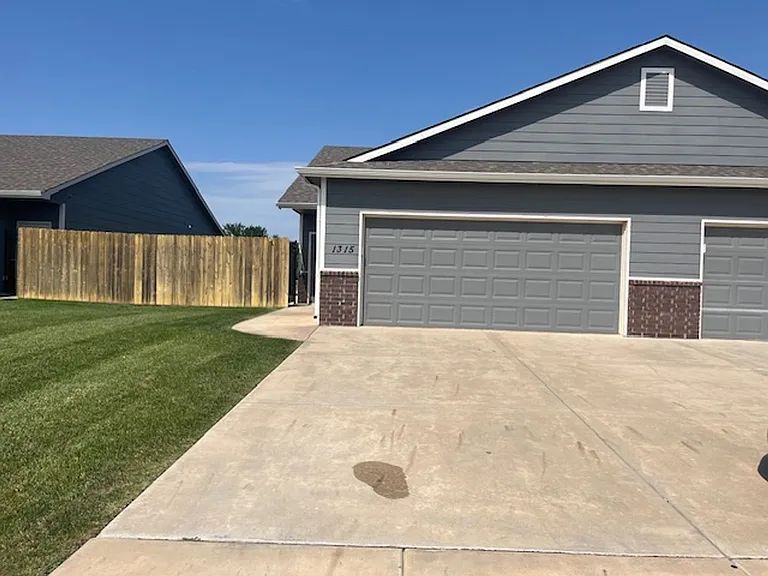 1315 N Azena St — Photo 7