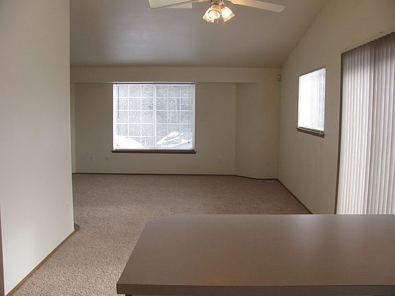 3rd image of 11618 112th Ave E