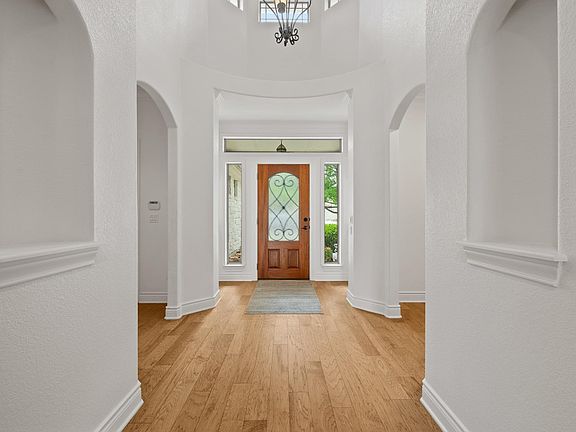 3rd image of 815 River Walk Trl