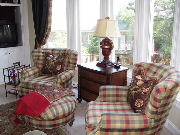 Great Room overlooks private and spacious backyard retreat