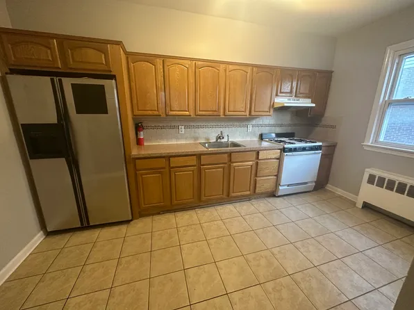 119 Hobart Ave #2F, Bayonne, NJ 07002