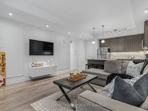 867 Wilson Ave #2B, Toronto, ON M3K 0A4