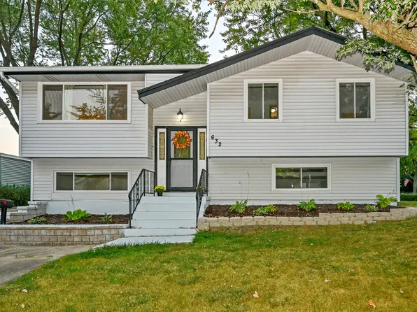 632 Grace Ln, Schaumburg, IL 60193