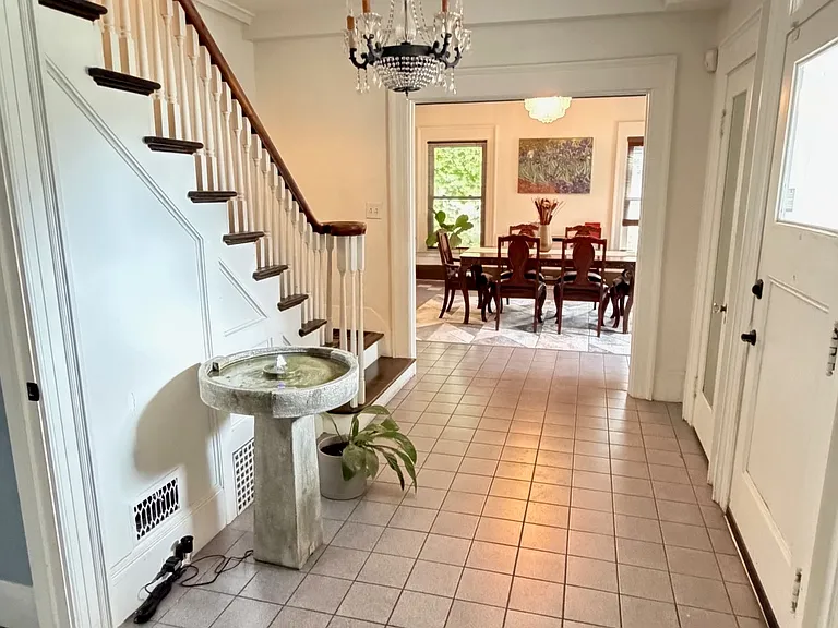 1701 James St — Photo 28
