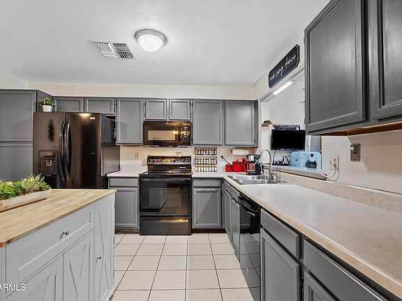 5th image of 729 E HUBER Street
