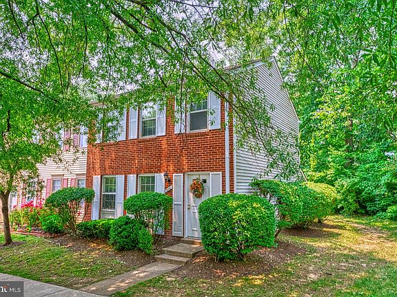 2nd image of 910 Holborn Ct