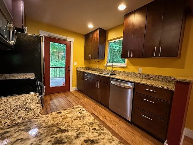 45 Florida Ave — Photo 19
