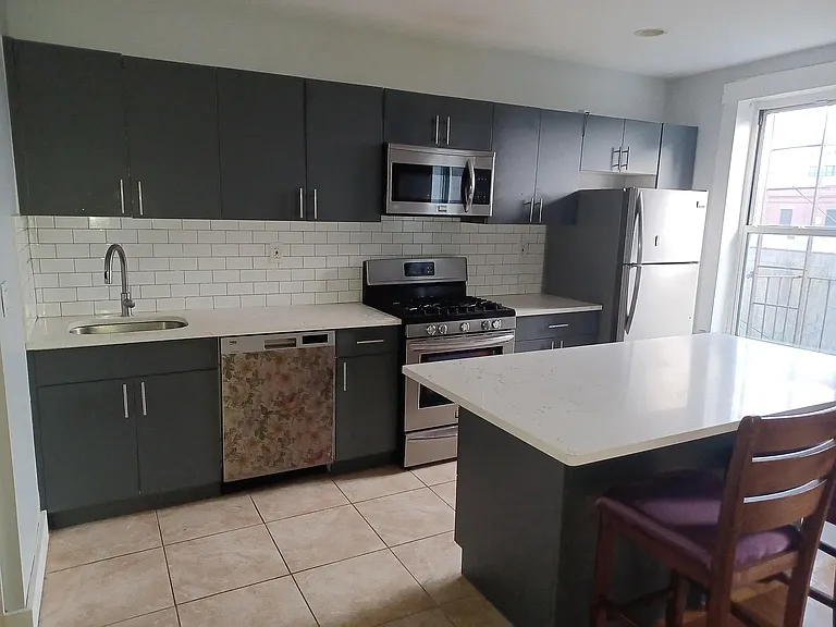 250 57th St #3 — Photo 3