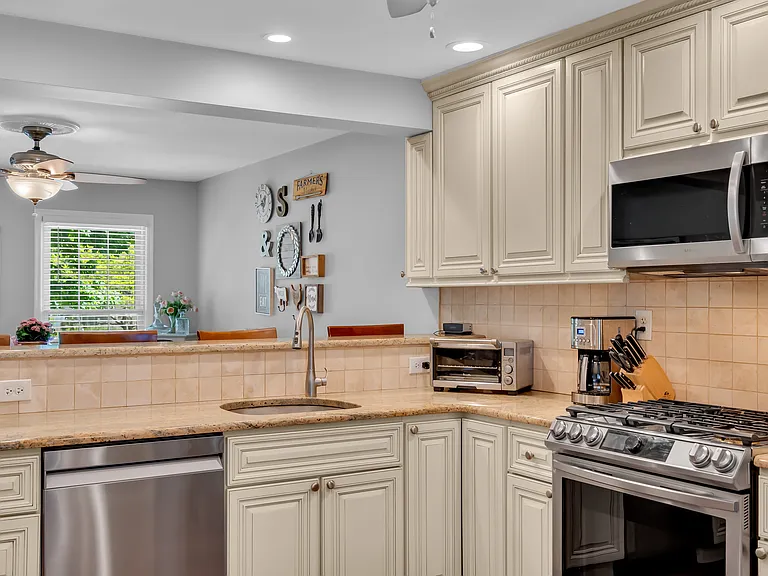 1044 Evelyn Dr — Photo 27