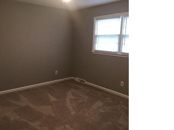 5th image of 909 W Town Ave