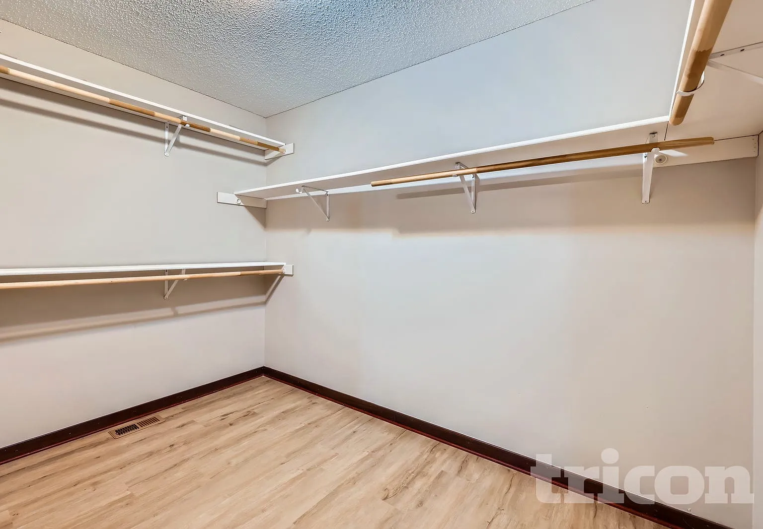 1074 Landings Lane Watertown MN — Photo 3