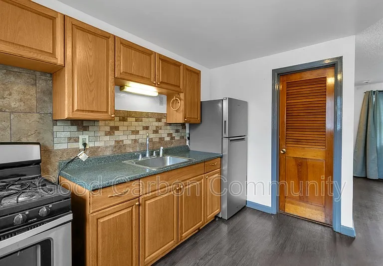 5752 Main St — Photo 1