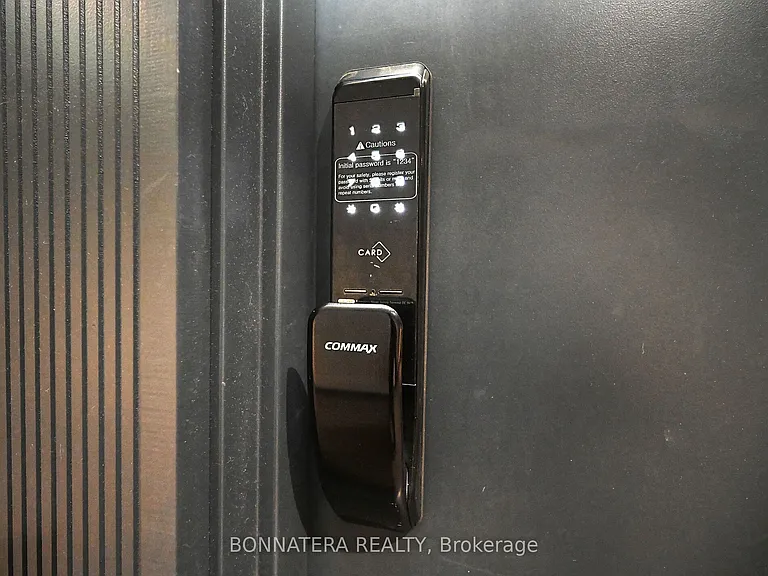 405 Dundas St W #319 — Photo 8