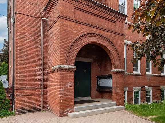 2nd image of 160 Salem St APT 201