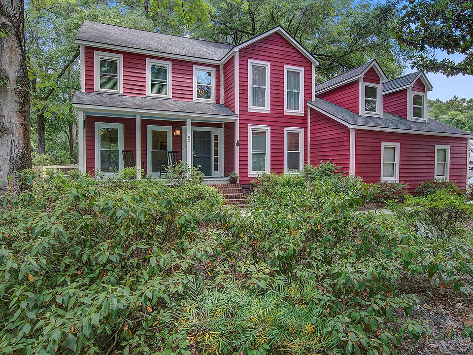1st image of 102 Seven Oaks Ln