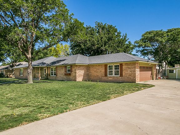 2nd image of 24 Hunsley Hills Blvd
