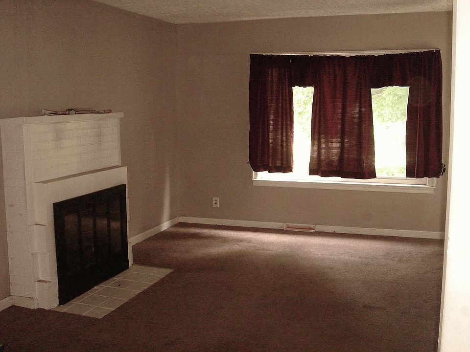 2nd image of 4621 Brookville Rd