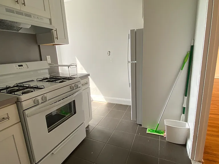 143-40 41st Ave #2G — Photo 4