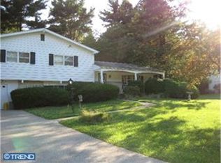 308 Lorimer Dr, Wyncote, PA 19095