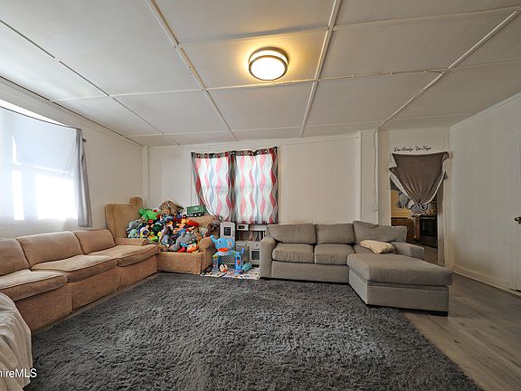 4th image of 73 Christian Hill Rd