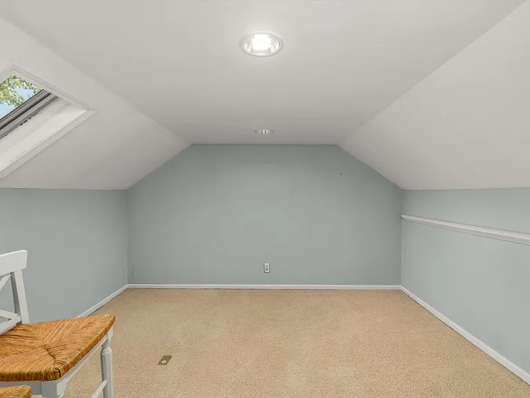 8036 N Syracuse St — Photo 21