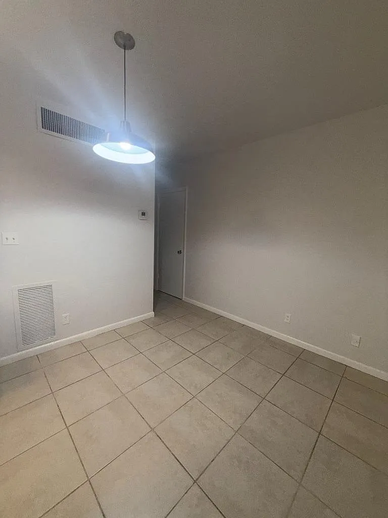 Unit Photo - 2017 NE 18th St #1